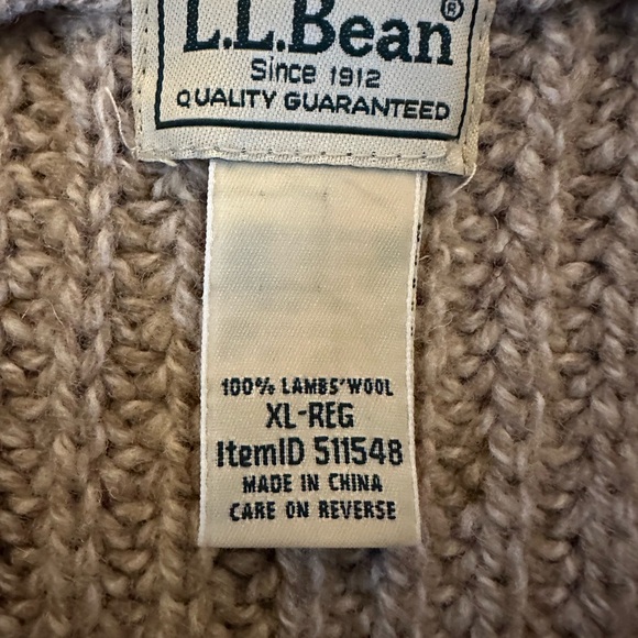 L.L. Bean 100% Lambs Wool XL-Reg Button-Up Cardigan - Picture 4 of 5